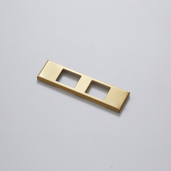 【英国製】真鍮コンセントプレート（13個）/ ビンテージ ・ ハンドメイド 英国製】真鍮コンセントプレート（13個）/ ビンテージ ・ ハンドメイド